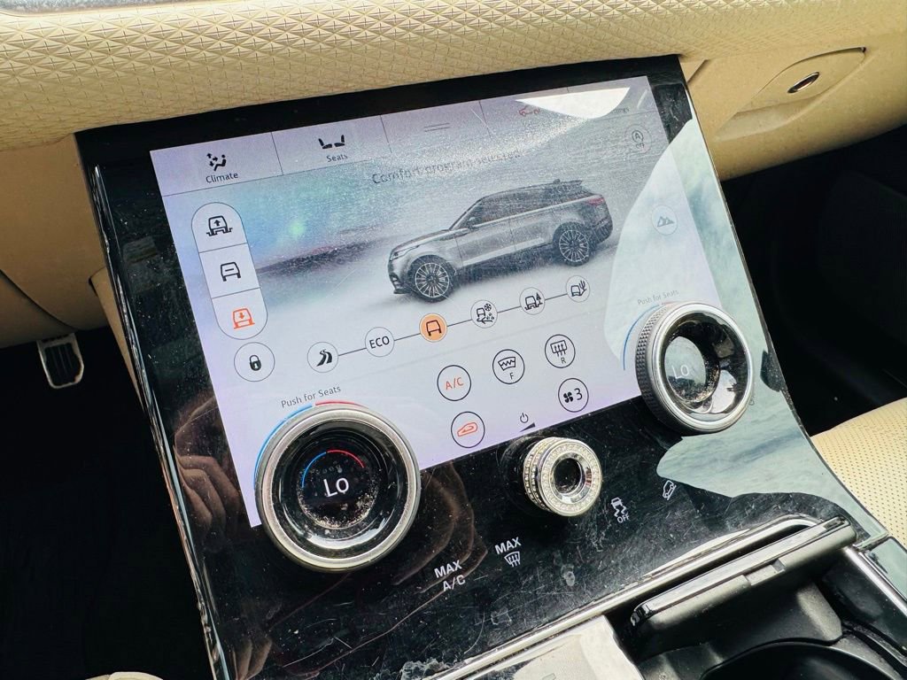 Used 2019 Land Rover Range Rover Velar R-Dynamic SE AWD/4WD image 21