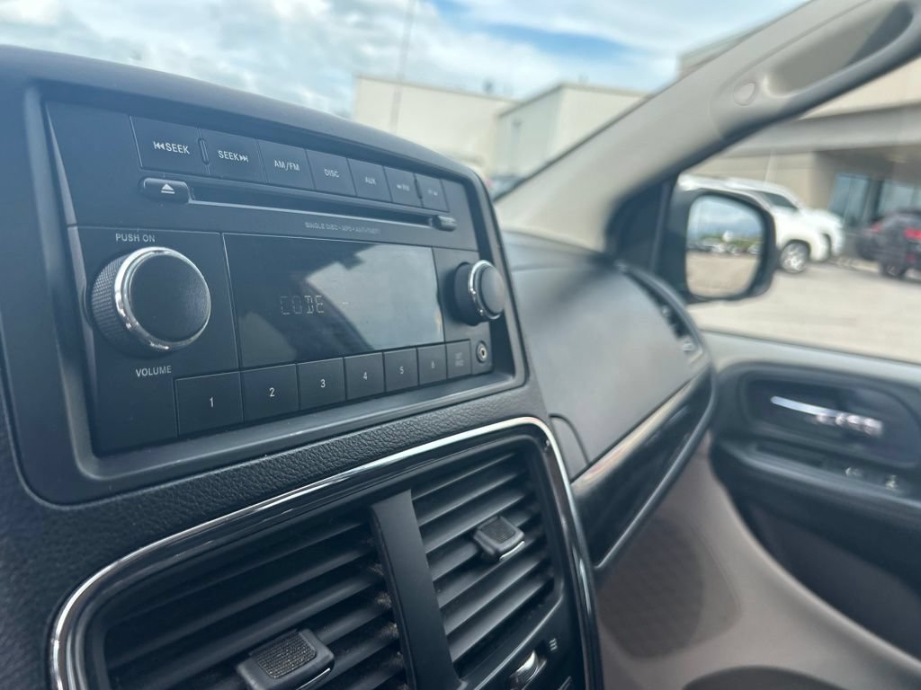 Used 2014 Dodge Grand Caravan SXT FWD image 11
