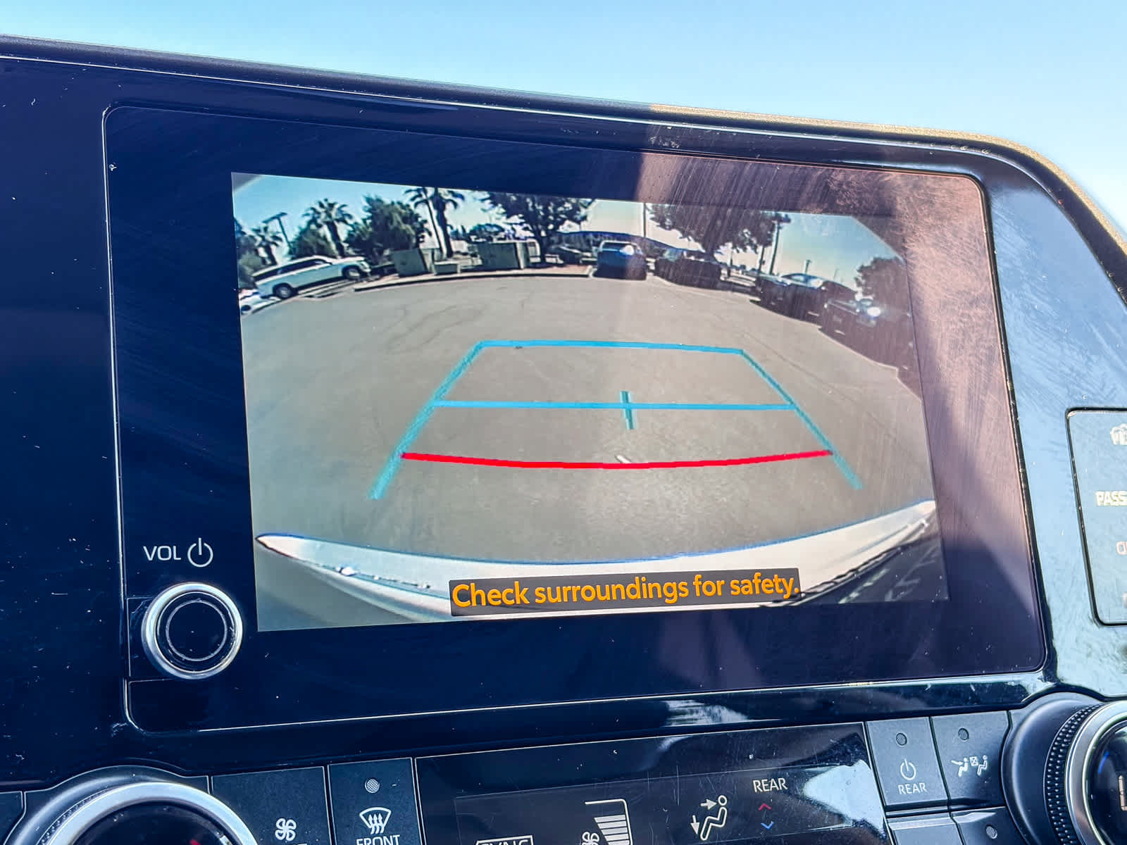 Used 2023 Toyota Highlander XLE FWD image 25