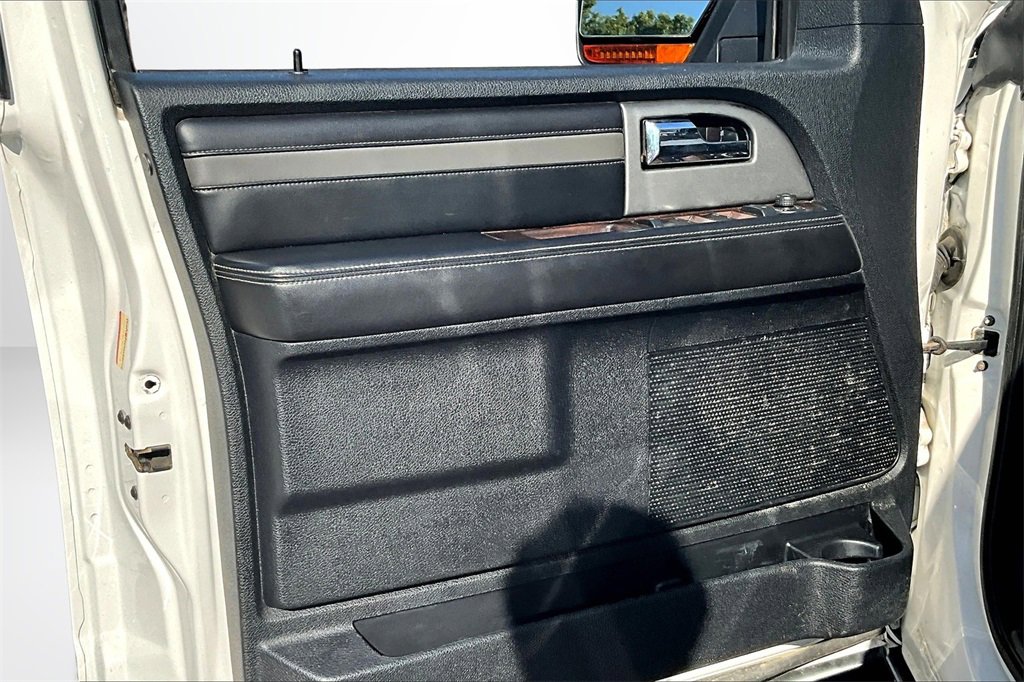 Used 2016 Ford Expedition Platinum image 19