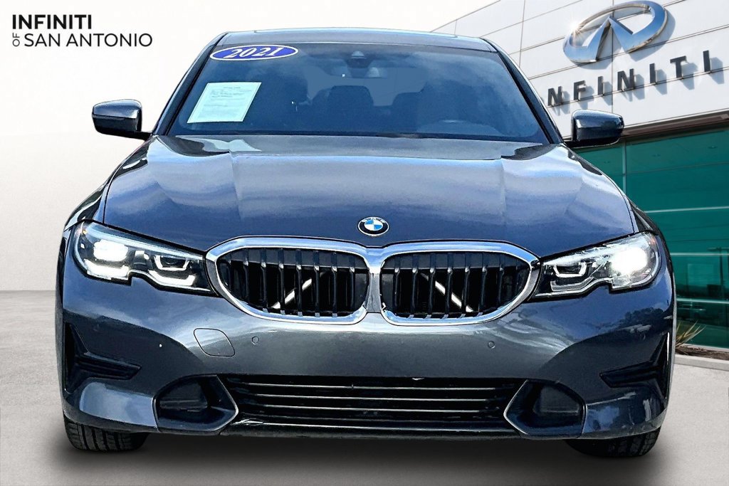 Used 2021 BMW 330i Sedan w/ Driving Assistance Package RWD image 4