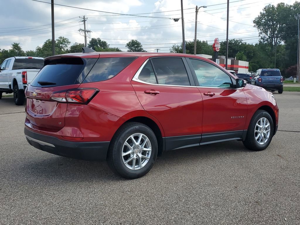 Used 2023 Chevrolet Equinox LT image 3