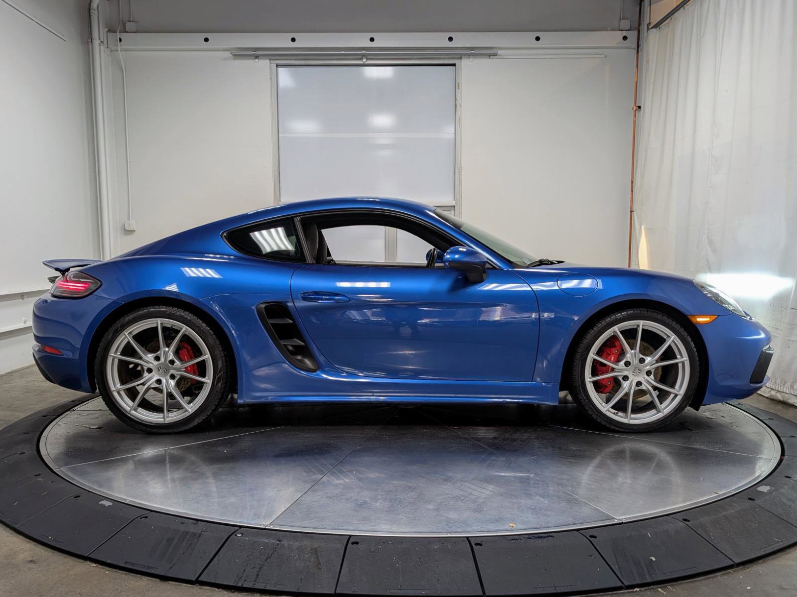 Used 2018 Porsche 718 Cayman S image 10