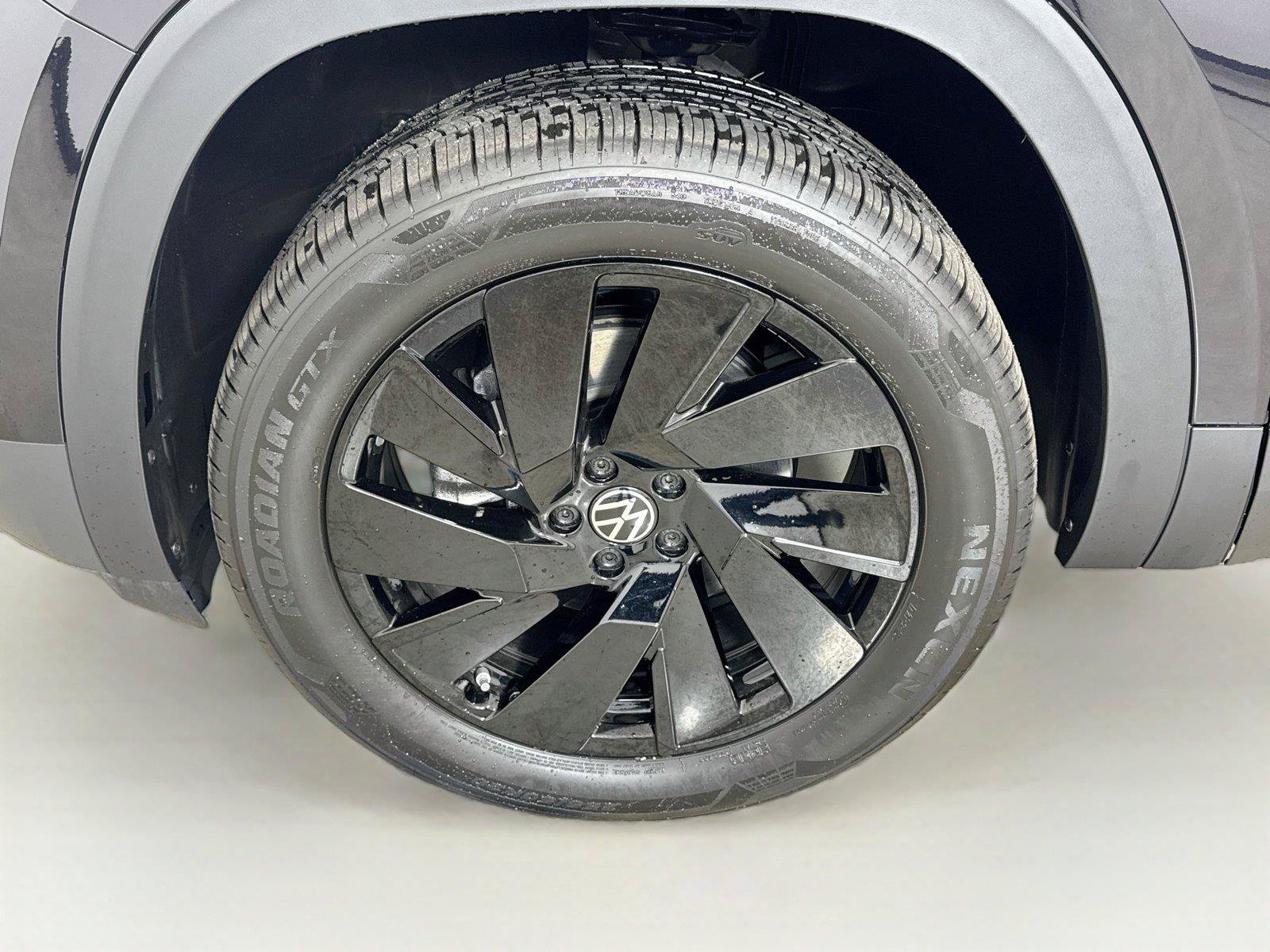 New 2026 Volkswagen Atlas Cross Sport SE AWD/4WD image 30