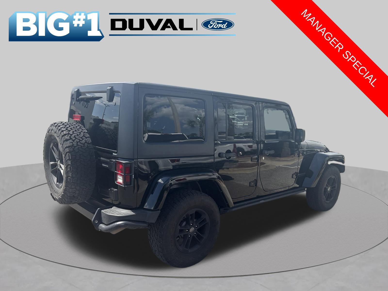 Used 2017 Jeep Wrangler Unlimited Sahara AWD/4WD image 2