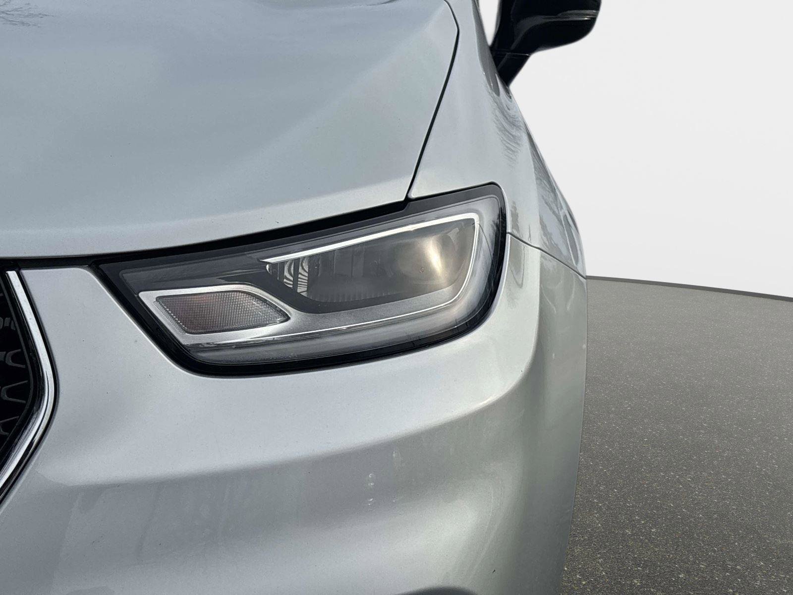 Used 2024 Chrysler Pacifica Limited image 10