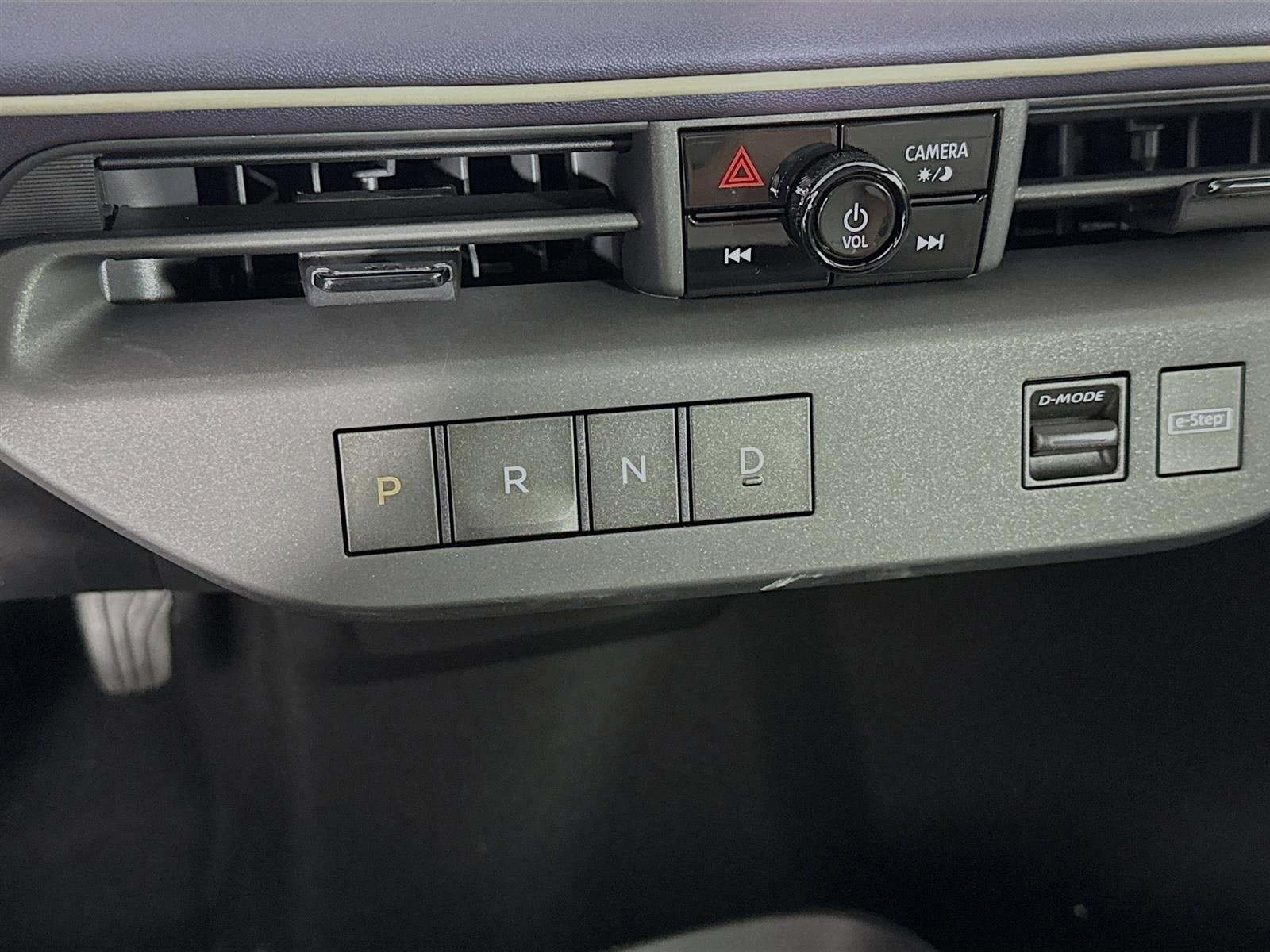 New 2026 Nissan Leaf Platinum+ image 19