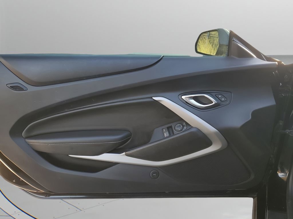 Used 2017 Chevrolet Camaro LT image 17