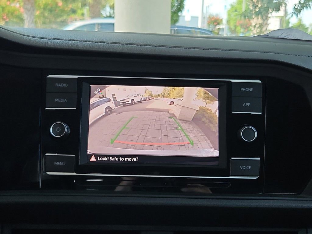 Used 2024 Volkswagen Jetta SE image 21