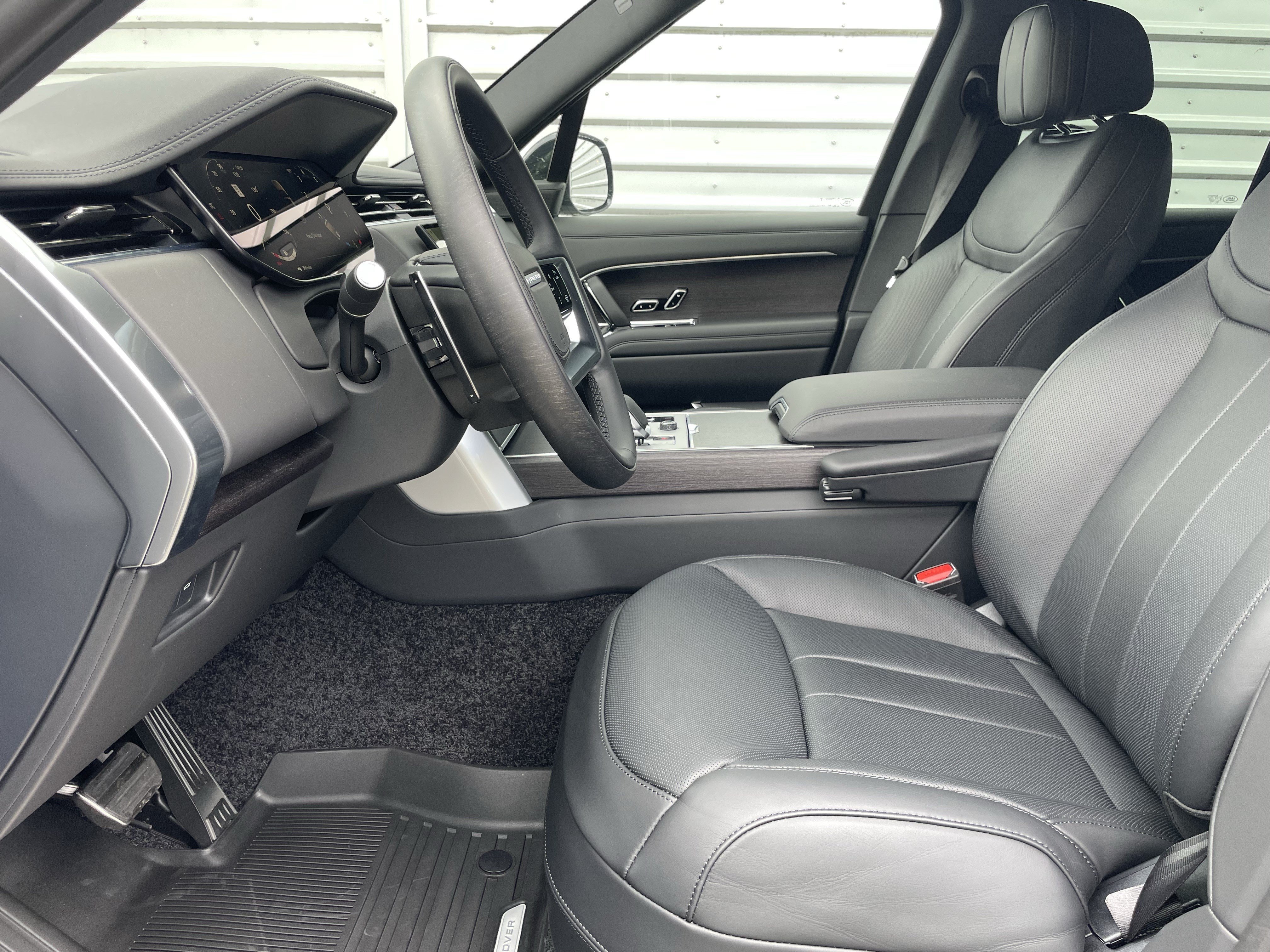 New 2027 Land Rover Range Rover SE AWD/4WD image 14