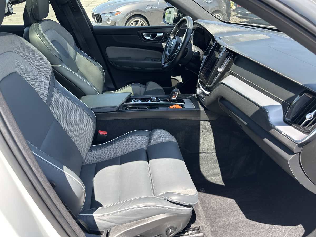 Used 2022 Volvo XC60 T8 R-Design w/ Advanced Package image 20