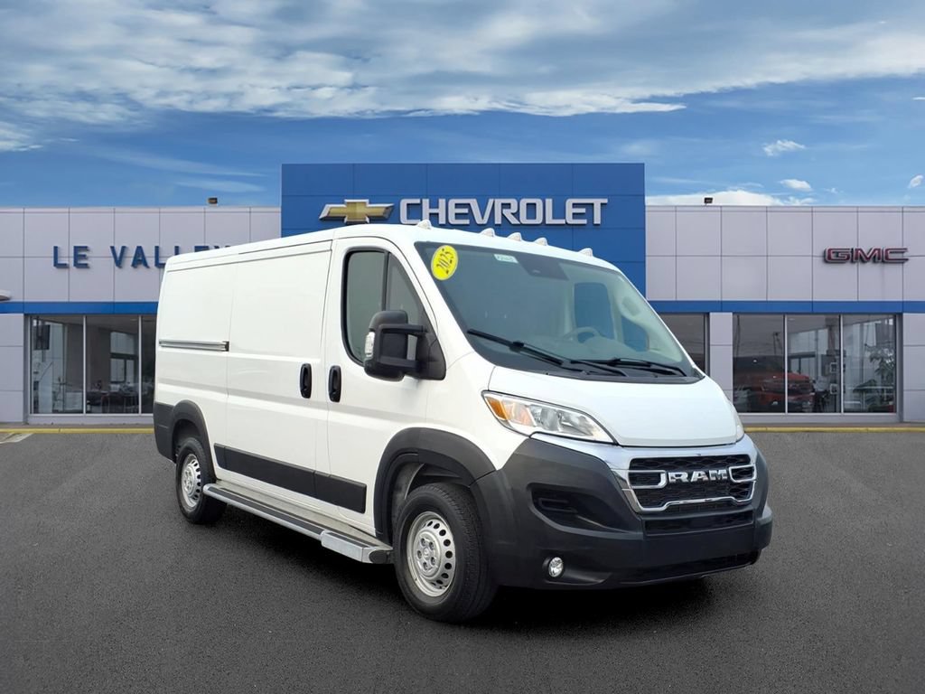 Used 2025 RAM ProMaster 2500 w/ U-Haul Equipment Group FWD image 1