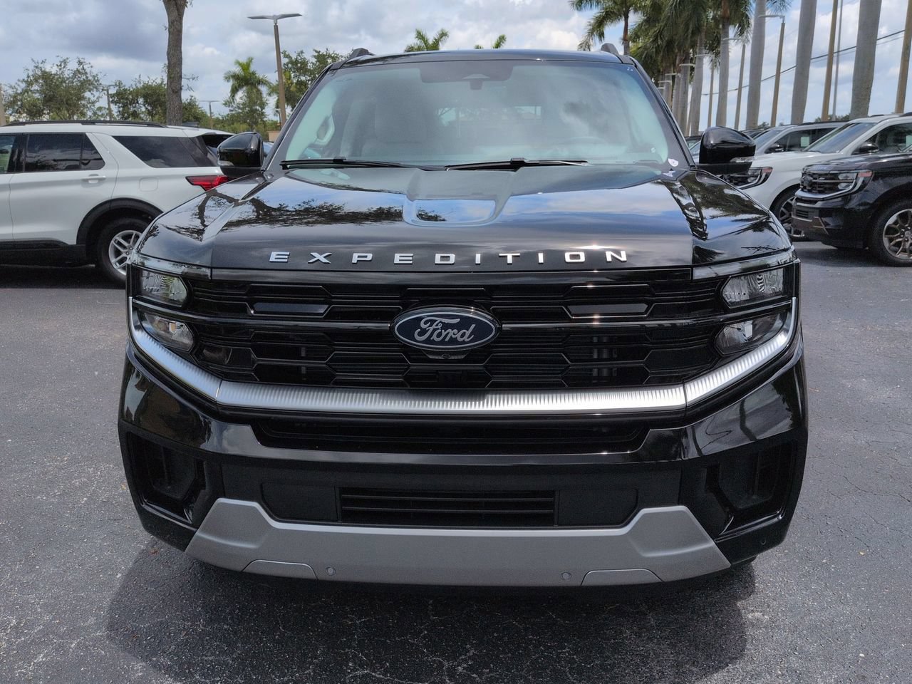 New 2026 Ford Expedition Max Platinum w/ Platinum Ultimate Package AWD/4WD image 9