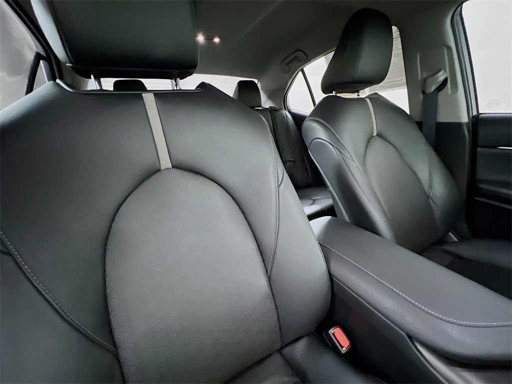 Used 2021 Toyota Camry XSE image 25