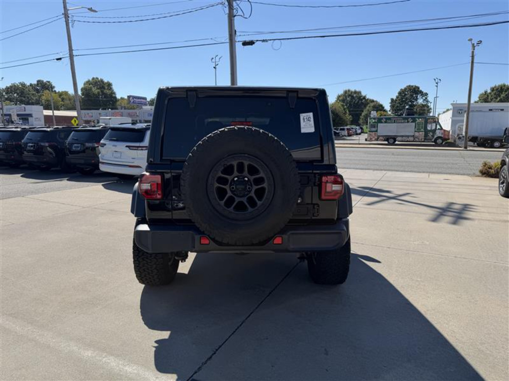 Used 2022 Jeep Wrangler Unlimited Sport w/ Xtreme Recon 35" Tire Package AWD/4WD image 5