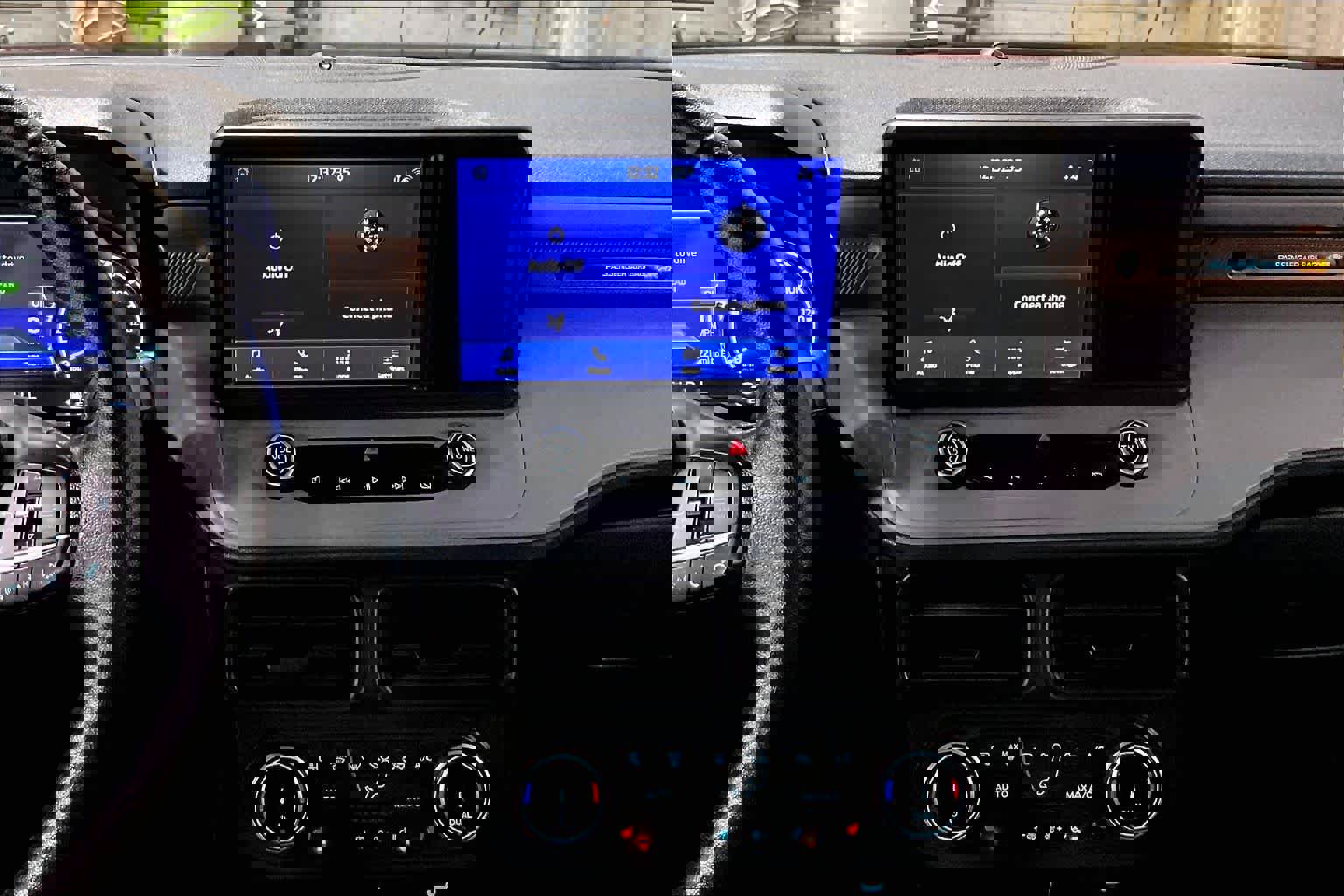 Used 2022 Ford Maverick Lariat w/ Lariat Luxury Package image 6