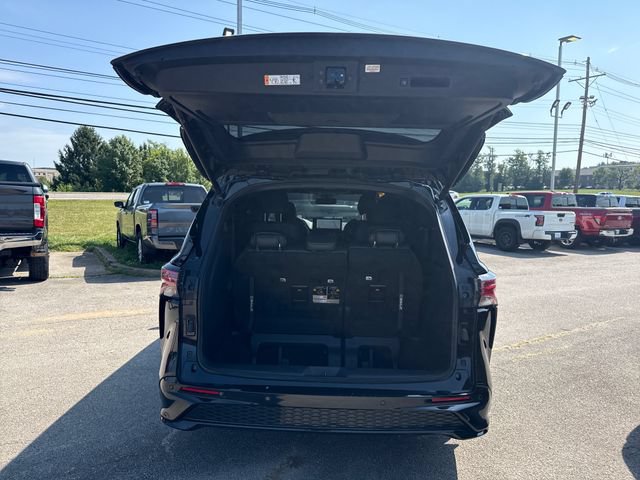 Used 2025 Toyota Sienna XSE w/ XSE Plus Package AWD/4WD image 9