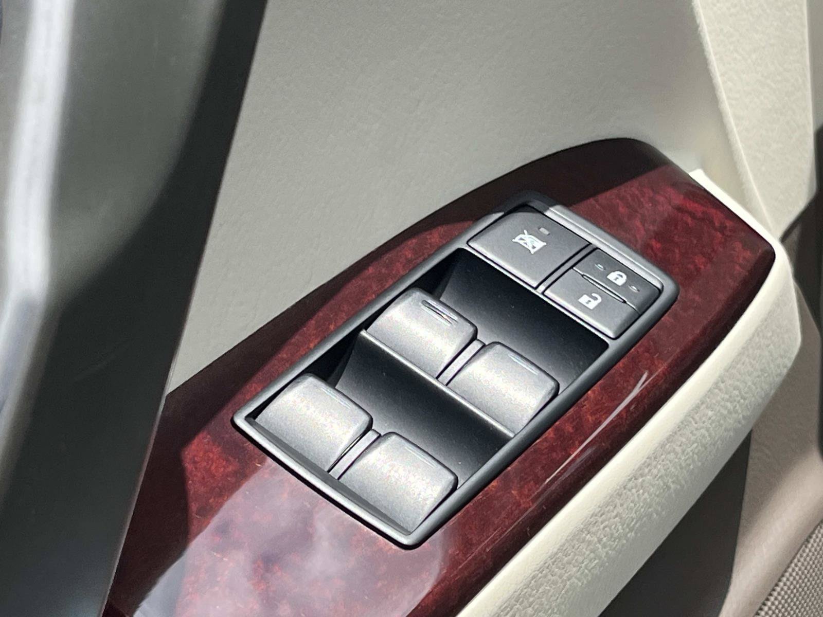 Used 2015 Lexus GX 460 w/ Premium Package AWD/4WD image 24