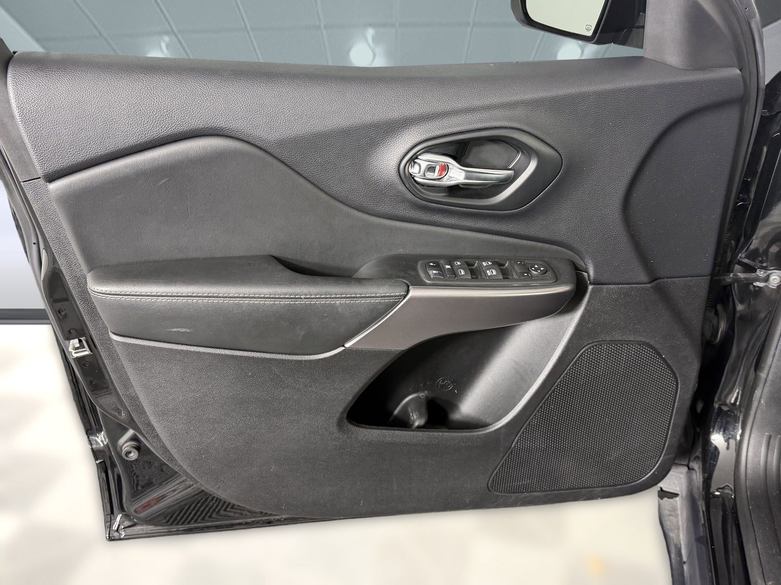 Used 2022 Jeep Cherokee Latitude Lux image 13