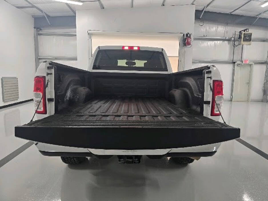 Used 2022 RAM 2500 Tradesman w/ Chrome Appearance Group AWD/4WD image 9
