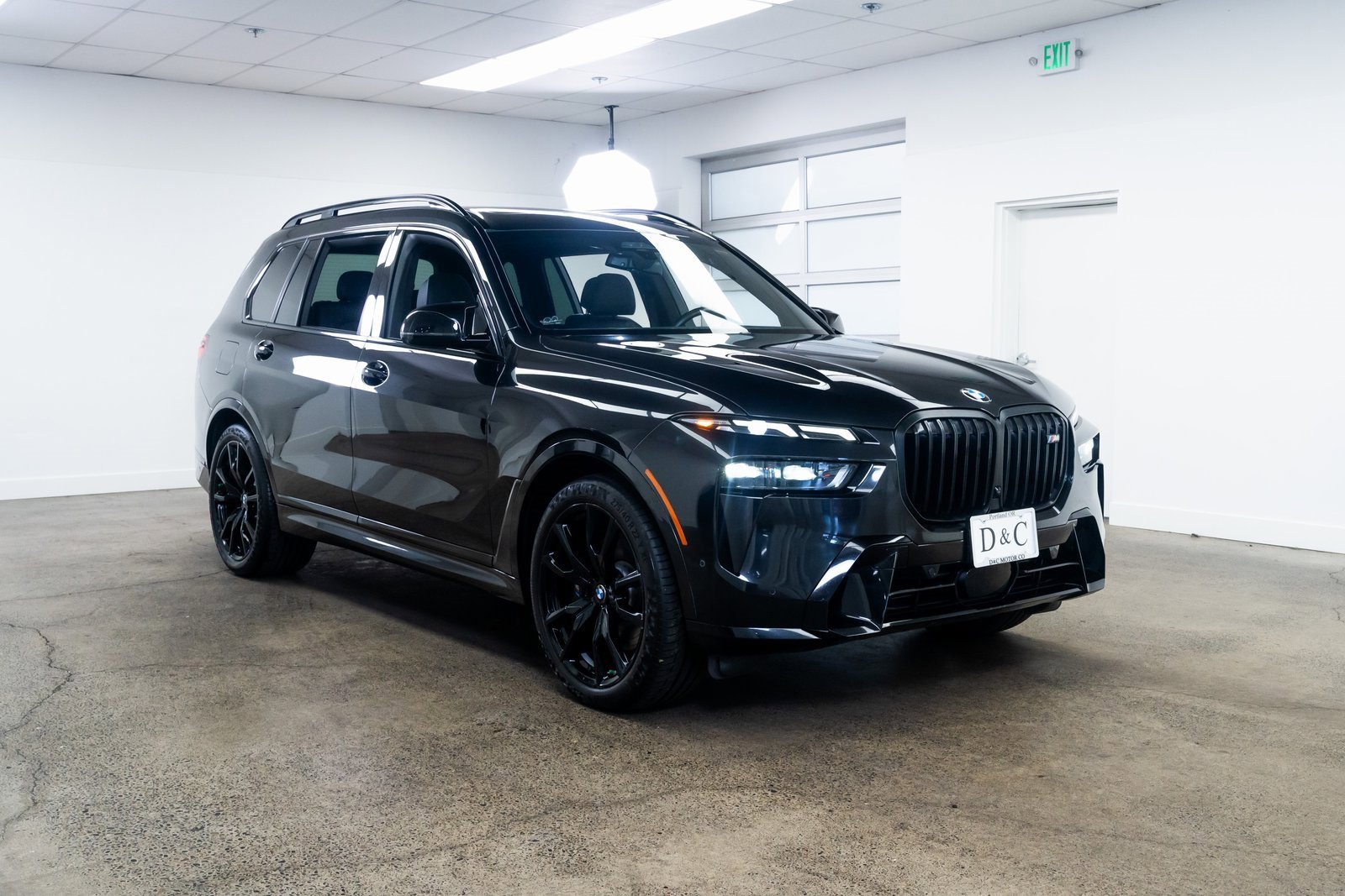 Used 2023 BMW X7 M60i w/ Executive Package image 26