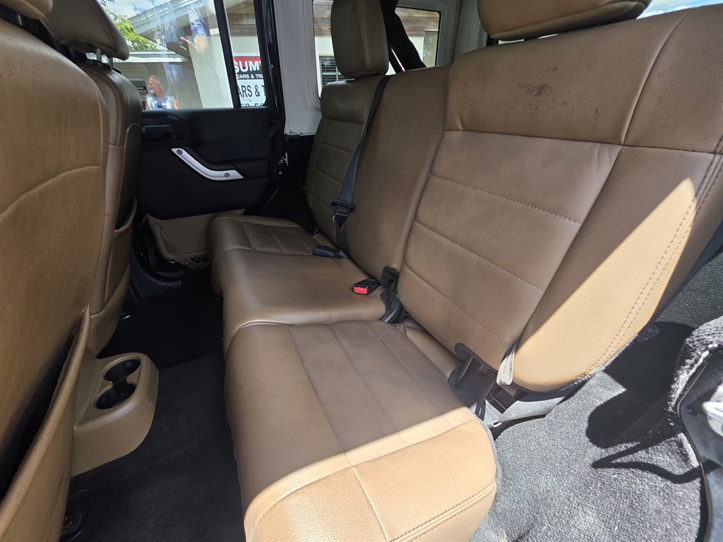 Used 2012 Jeep Wrangler Unlimited Rubicon w/ Connectivity Group AWD/4WD image 31
