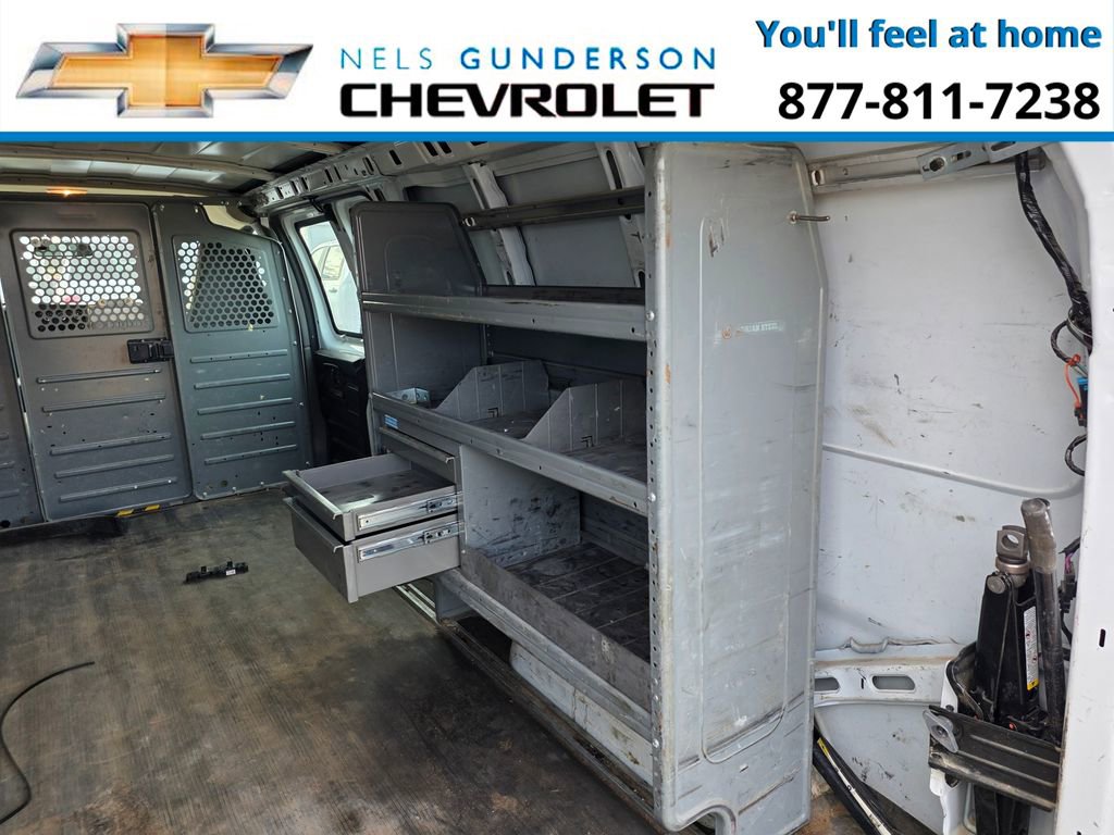 Used 2017 Chevrolet Express 3500 Extended image 13
