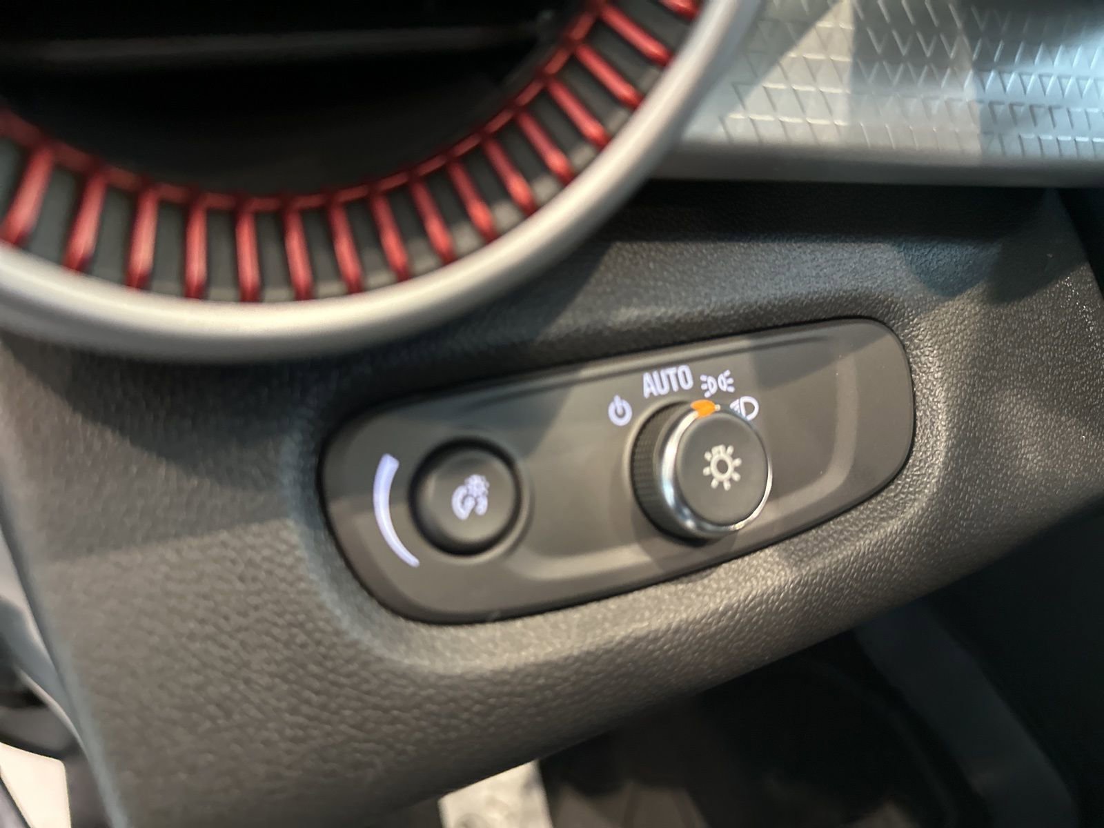 New 2026 Chevrolet Trax RS w/ Driver Confidence Package image 16