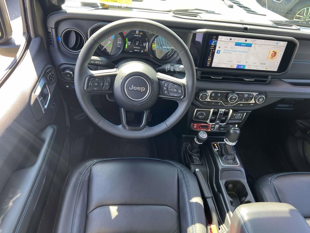 Used 2025 Jeep Wrangler Unlimited Rubicon 4xe w/ Technology Group image 19