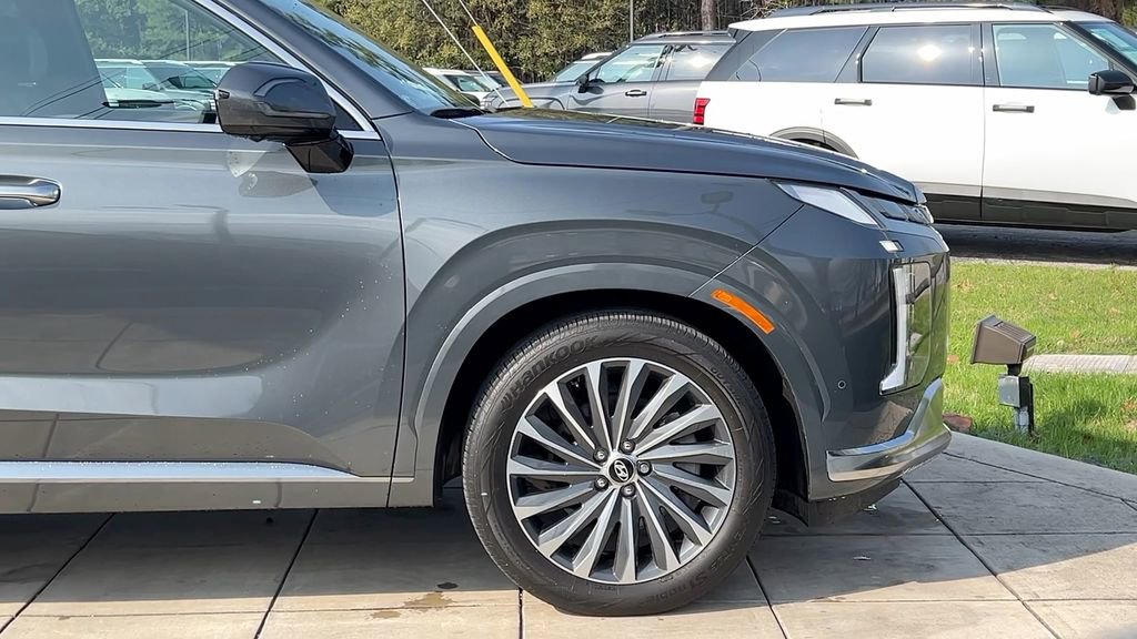 Used 2024 Hyundai Palisade Calligraphy image 14