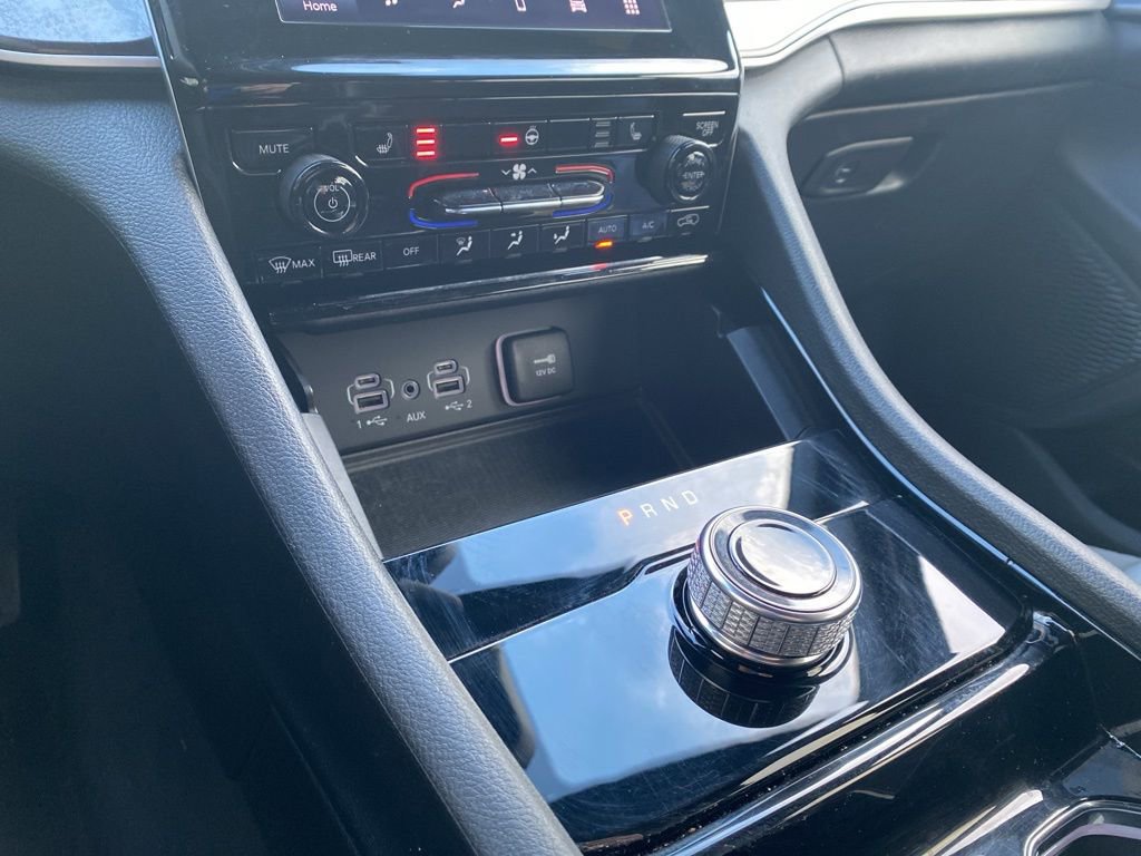 Used 2023 Jeep Grand Cherokee L Laredo image 10