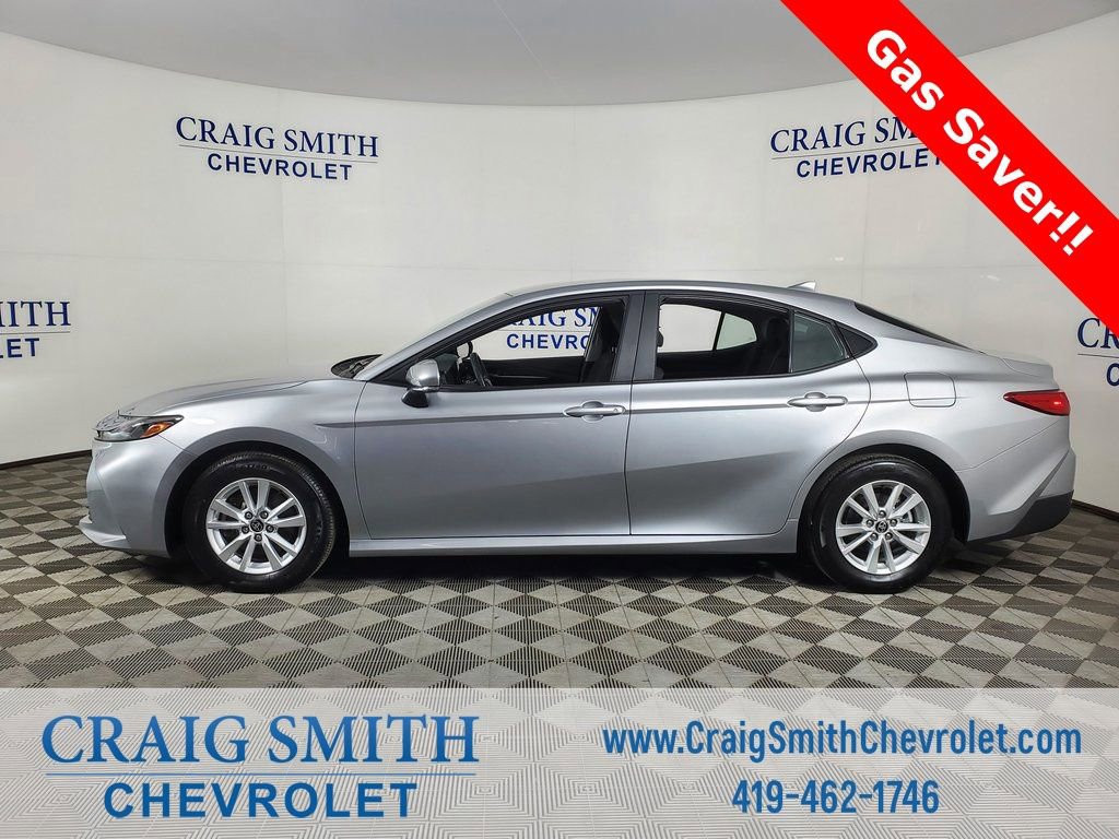 Used 2025 Toyota Camry LE image 2