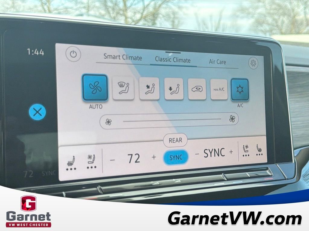 Used 2025 Volkswagen Atlas SEL Premium R-Line image 33