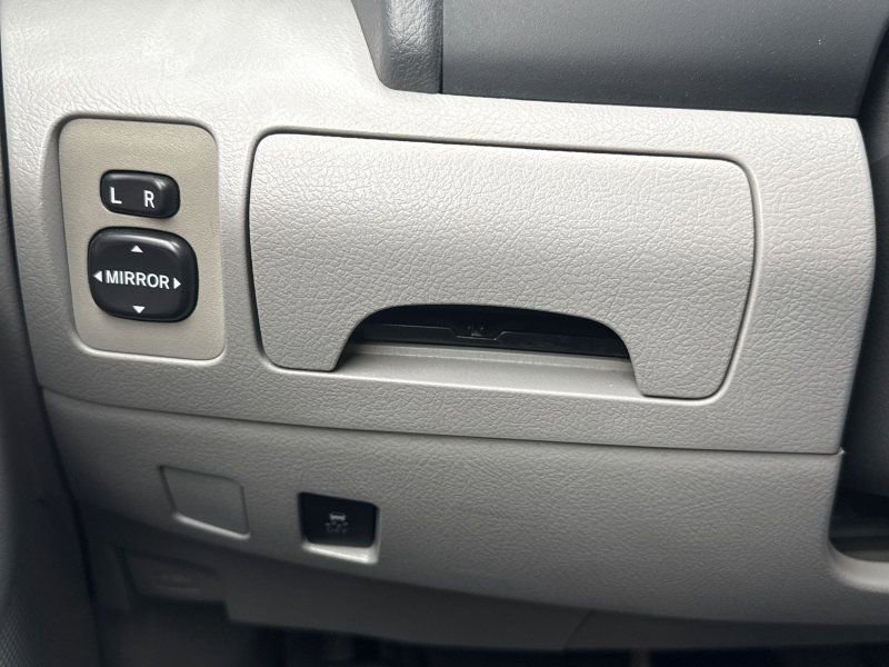 Used 2010 Toyota Camry XLE FWD image 27