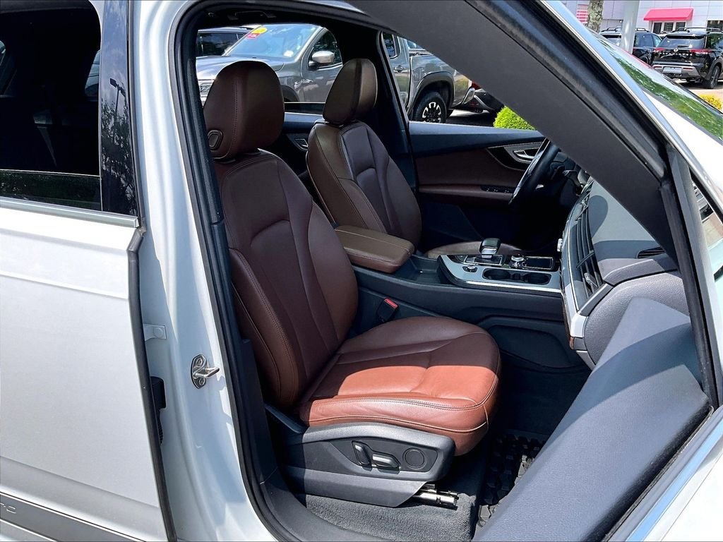 Used 2019 Audi Q7 2.0T Premium AWD/4WD image 11