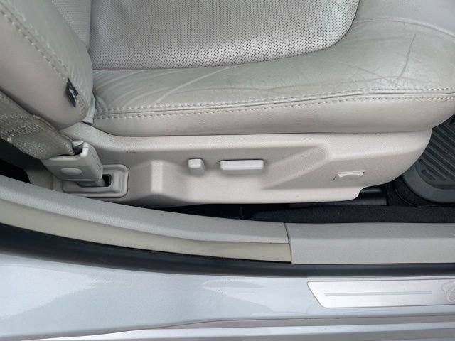 Used 2011 Cadillac CTS Luxury RWD image 43