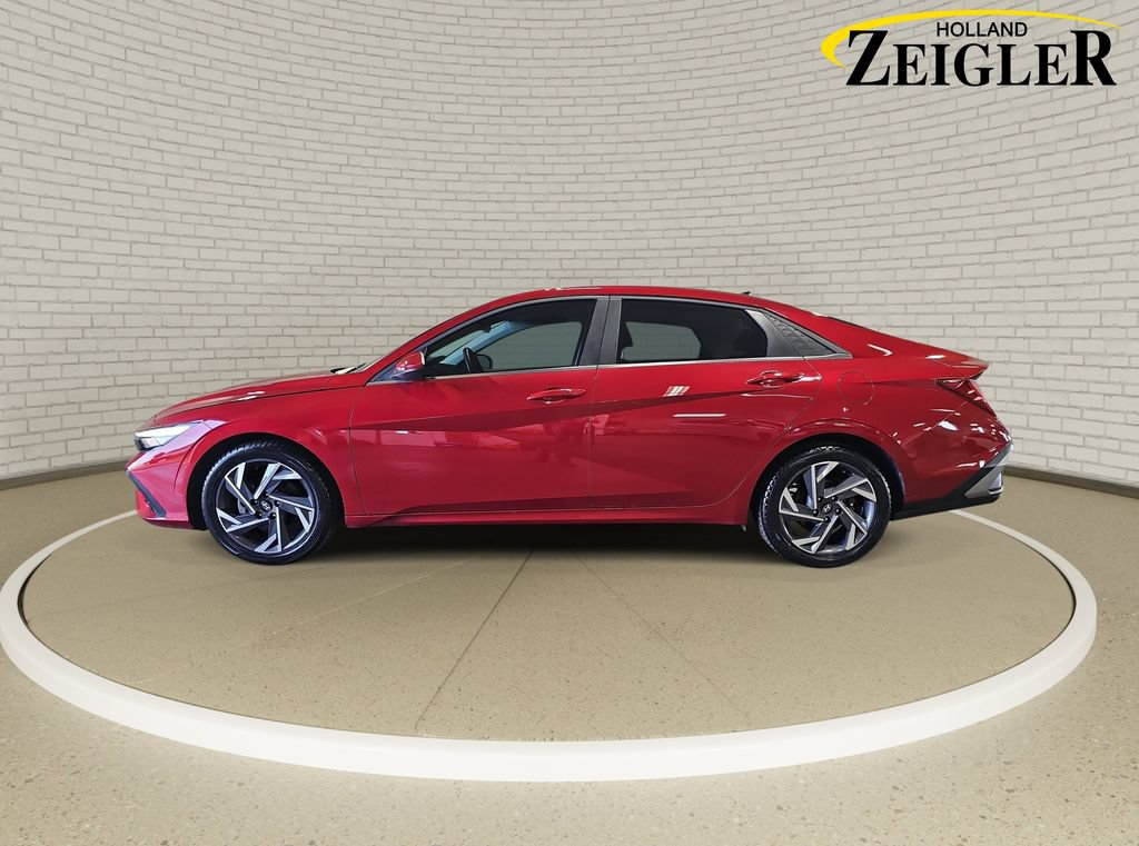Certified 2025 Hyundai Elantra SEL FWD image 13