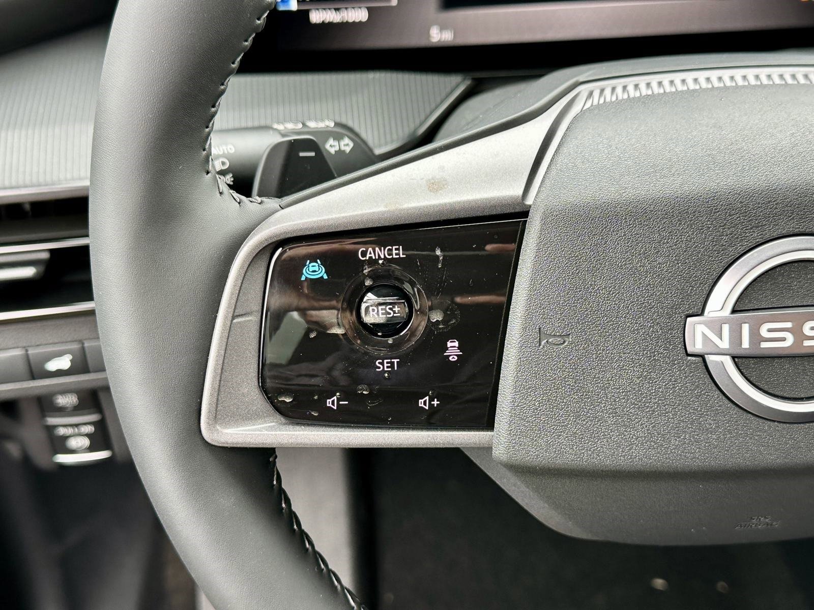 Used 2025 Nissan Murano SV image 28