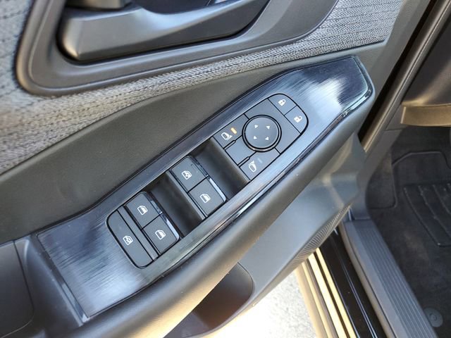 Used 2023 Nissan Rogue S image 16