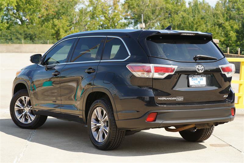 Used 2015 Toyota Highlander XLE FWD image 4