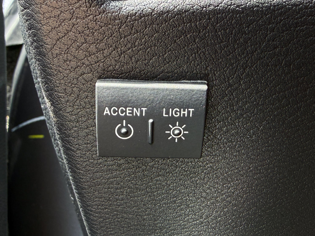 Certified 2026 Nissan Kicks SR w/ SR Premium Package FWD image 34