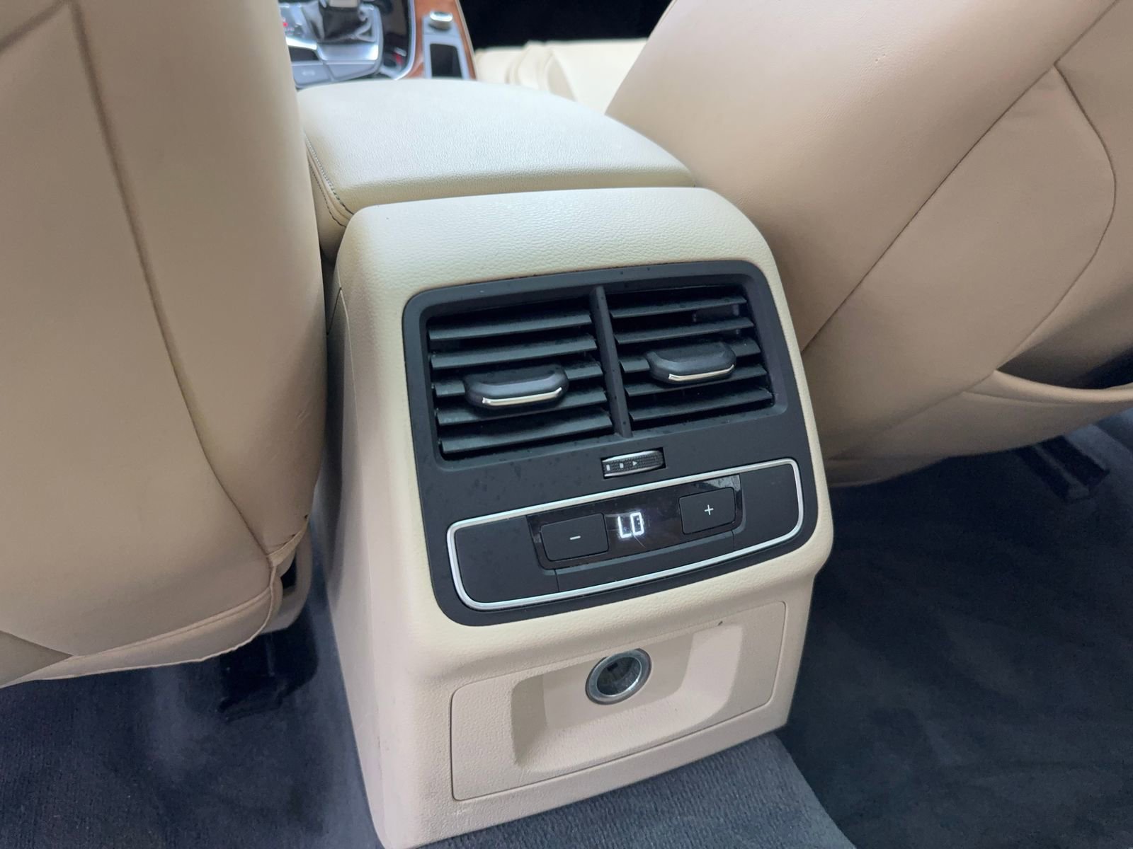 Used 2020 Audi A4 2.0T Premium w/ Convenience Package image 41