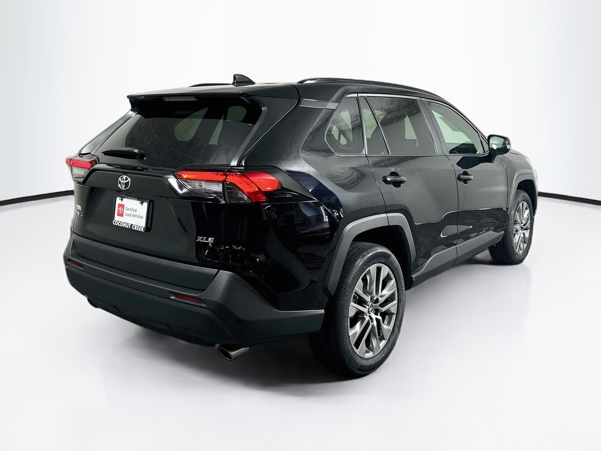 Certified 2023 Toyota RAV4 XLE Premium FWD image 3