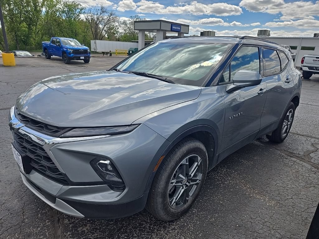 Certified 2025 Chevrolet Blazer LT w/ Convenience Package AWD/4WD image 1
