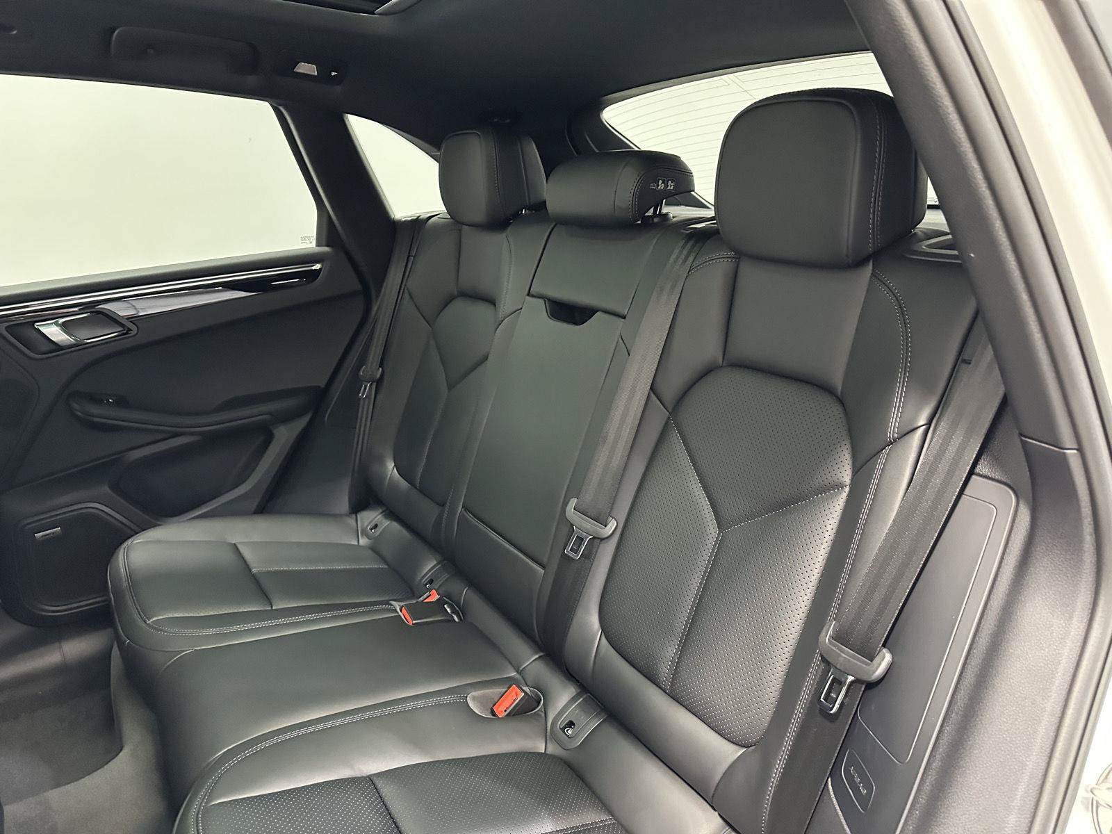 New 2026 Porsche Macan AWD/4WD image 35