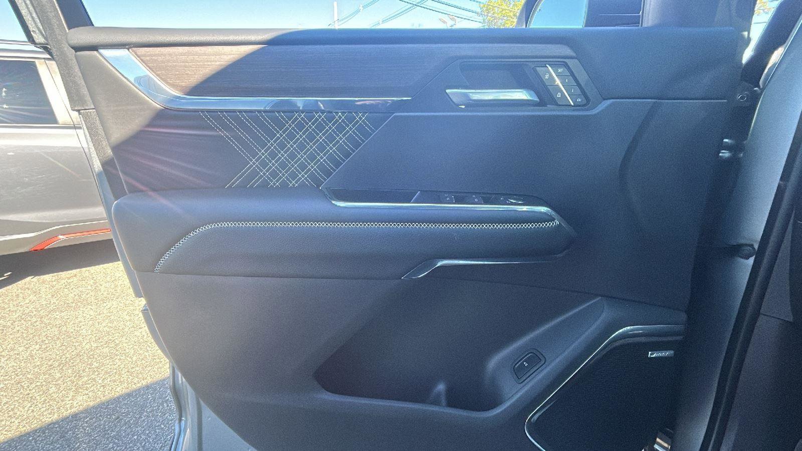 New 2024 GMC Acadia Denali w/ LPO, Floor Liner Package image 12