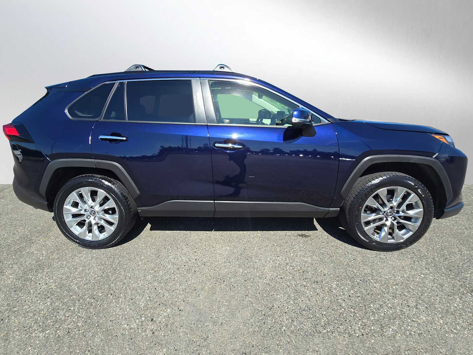 Used 2025 Toyota RAV4 Limited w/ Advanced Technology Package AWD/4WD image 2