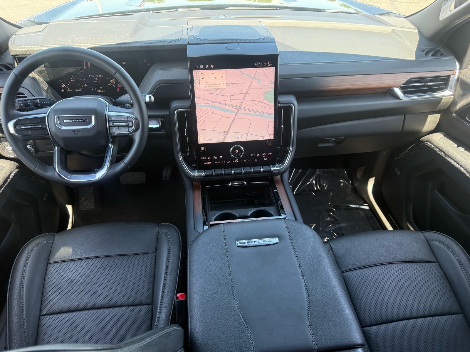 Used 2025 GMC Yukon XL Denali AWD/4WD image 24