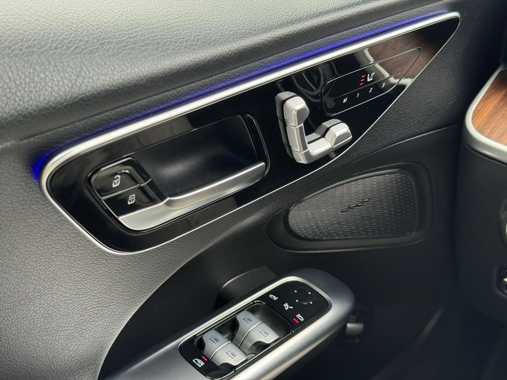 Used 2025 Mercedes-Benz C 300 4MATIC Sedan image 8