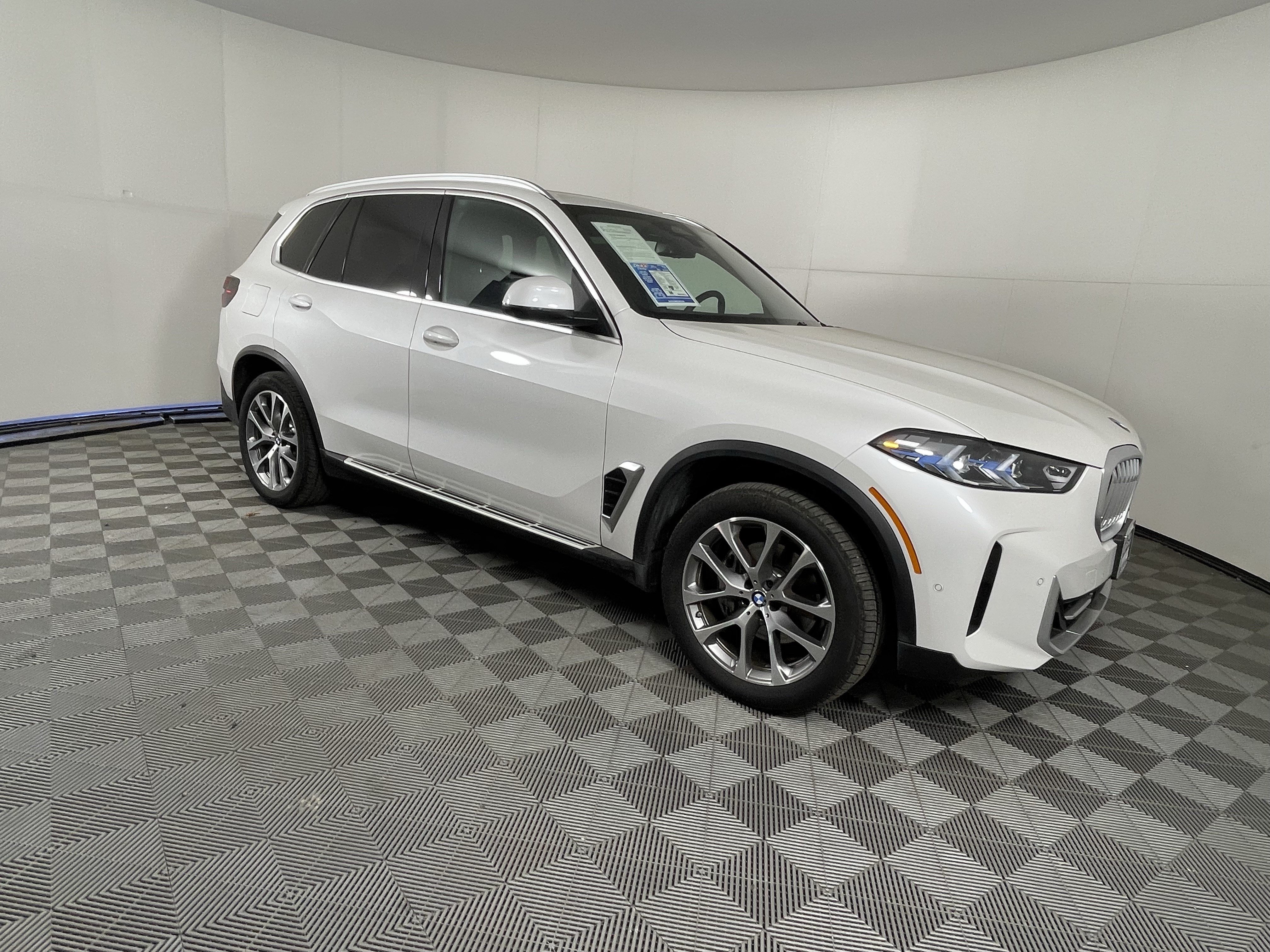 Used 2026 BMW X5 xDrive40i w/ Premium Package AWD/4WD image 7